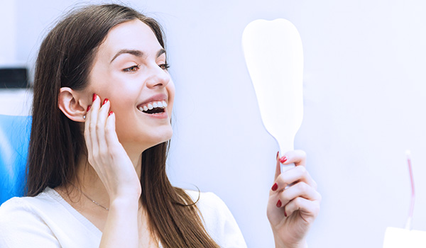 Brighten Your Smile: How to Choose the Best Teeth Whitening Kit